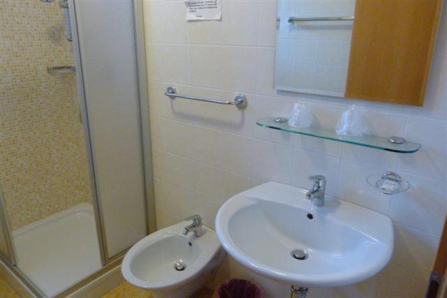 Garni Cremona Bed and Breakfast Μπρεσανόνε Δωμάτιο φωτογραφία